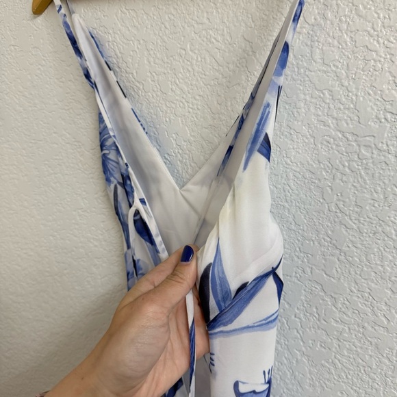 Fame & Partners Blue and White Floral Formal Dress Size 2 - Picture 8 of 9